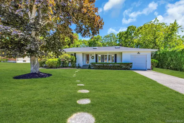 6 Oldfield Lane, East Quogue, NY 11942