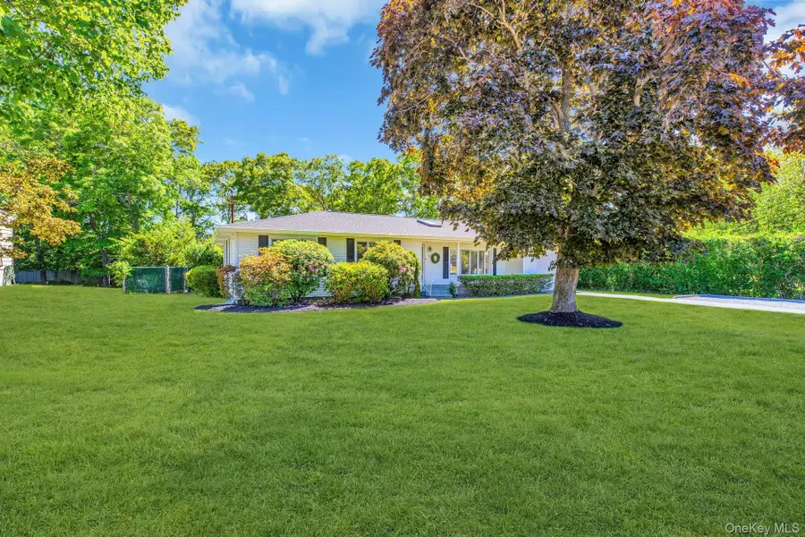 6 Oldfield Lane, East Quogue, NY 11942 - #3