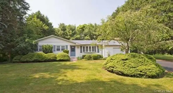 54 Randall Road, Wading River, NY 11792
