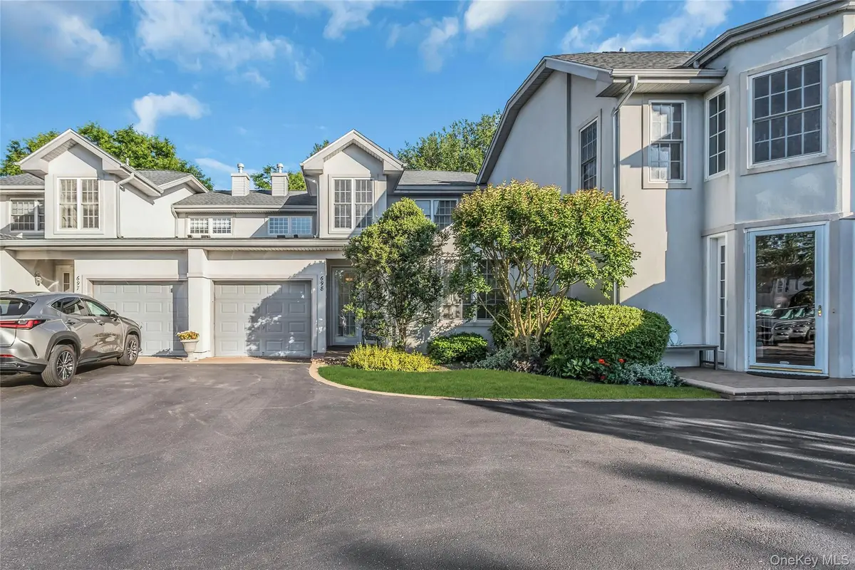 698 Balfour Place, Melville, NY 11747 - #1
