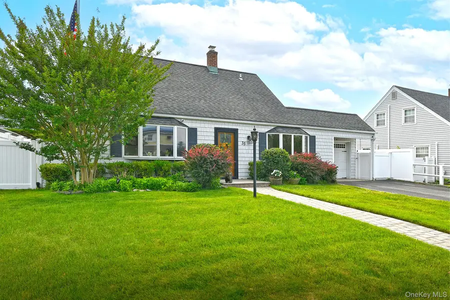 35 Ranch Lane, Levittown, NY 11756 - #3