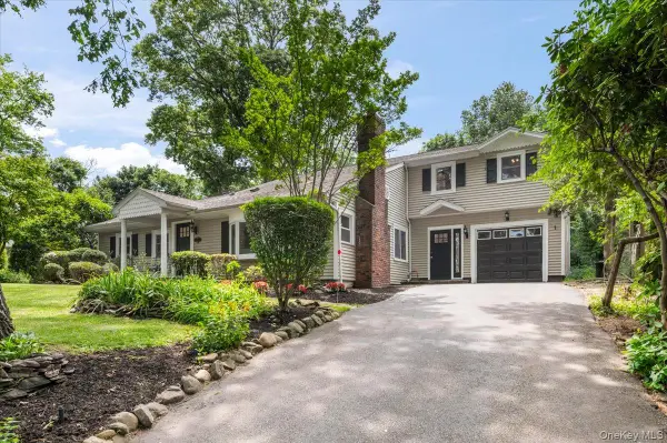 8 Walnut Place, Huntington, NY 11743