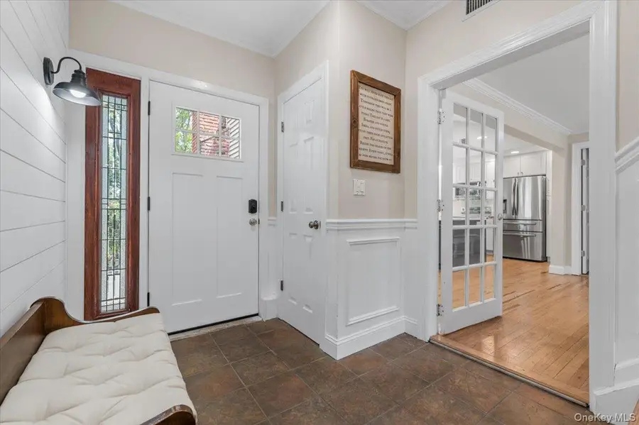 8 Walnut Place, Huntington, NY 11743 - #2