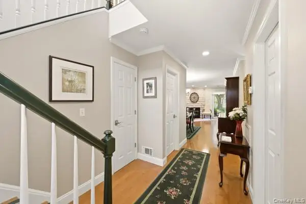 126 Erin Lane, East Setauket, NY 11733 - #2