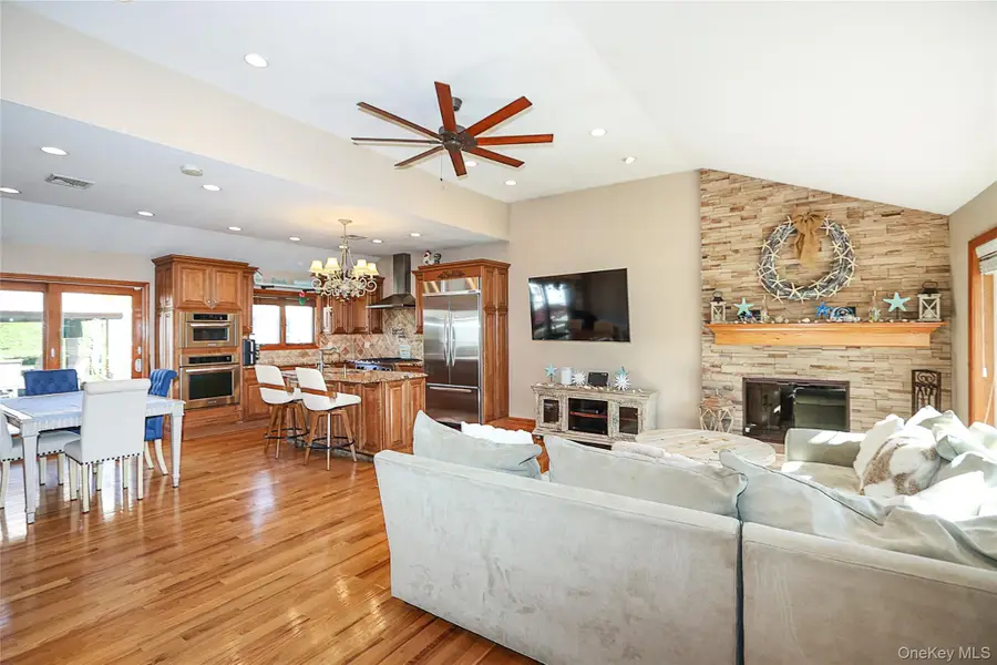 37 Seitz Drive, Bethpage, NY 11714 - #2