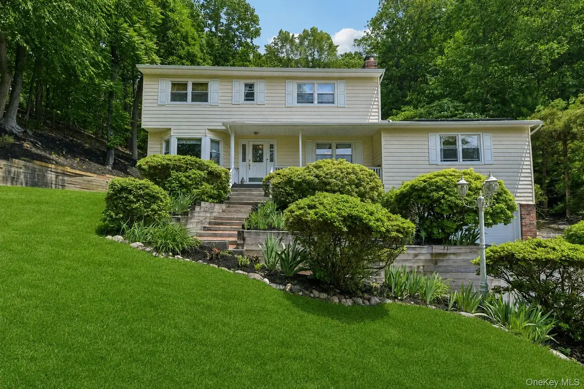 7 Diana Hill, Huntington, NY 11743 - #1