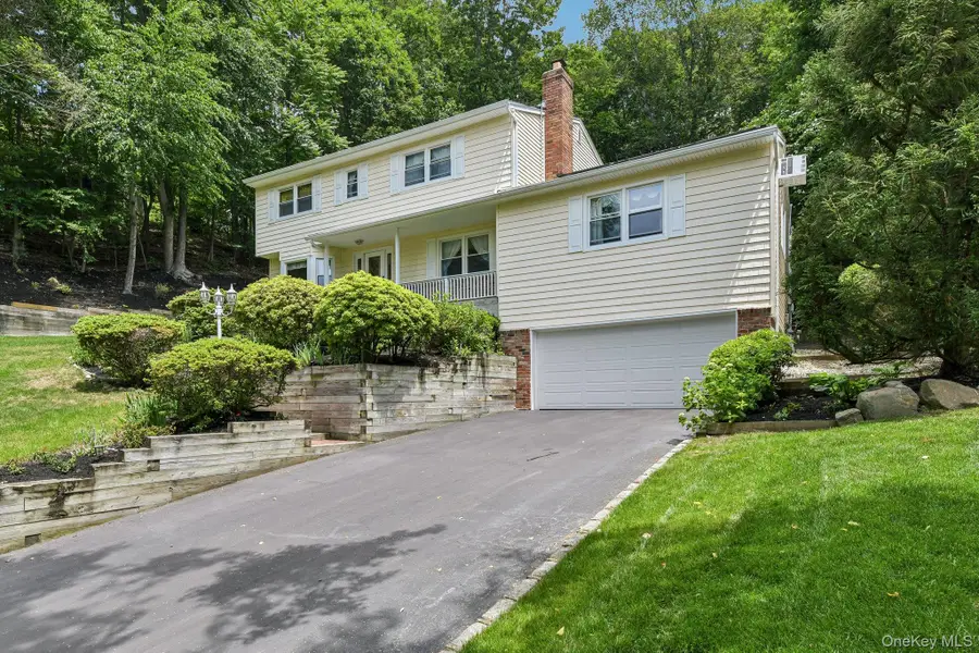 7 Diana Hill, Huntington, NY 11743 - #3
