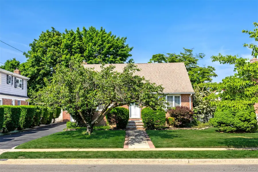 2453 Aberdeen Street, East Meadow, NY 11554 - #2