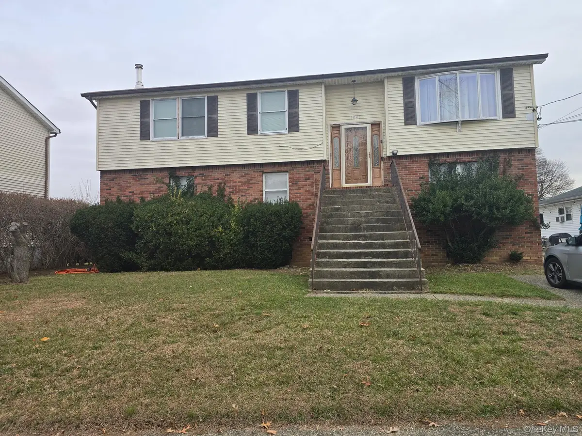 1095 Pinebrook Court, West Hempstead, NY 11552 - #1