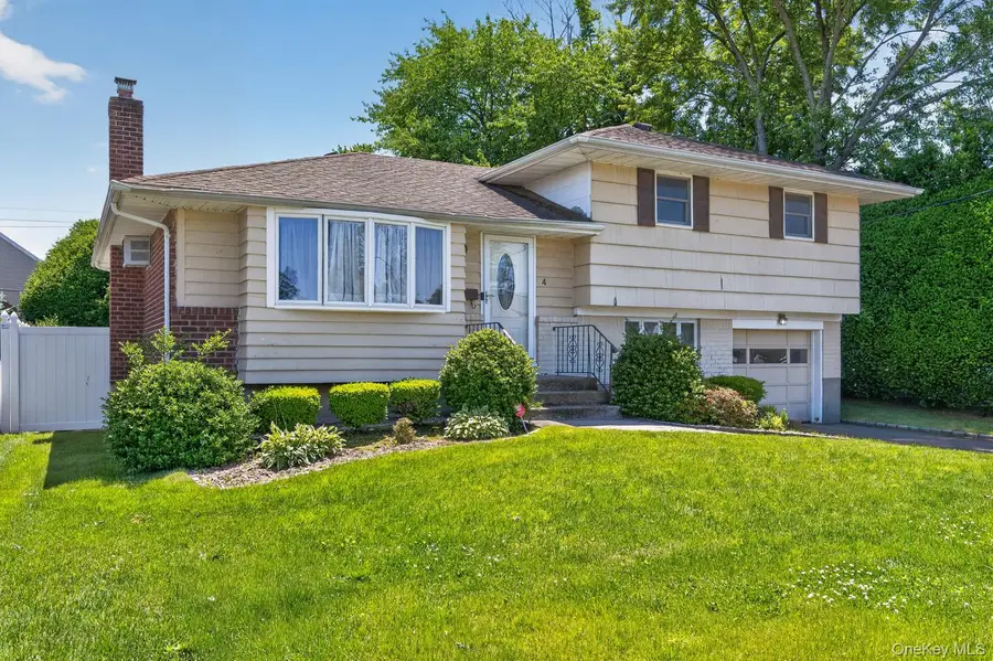 4 Gates Avenue, Plainview, NY 11803 - #2