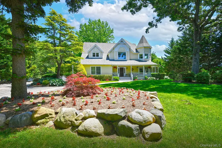 4 Hampton Court, Huntington, NY 11743 - #2