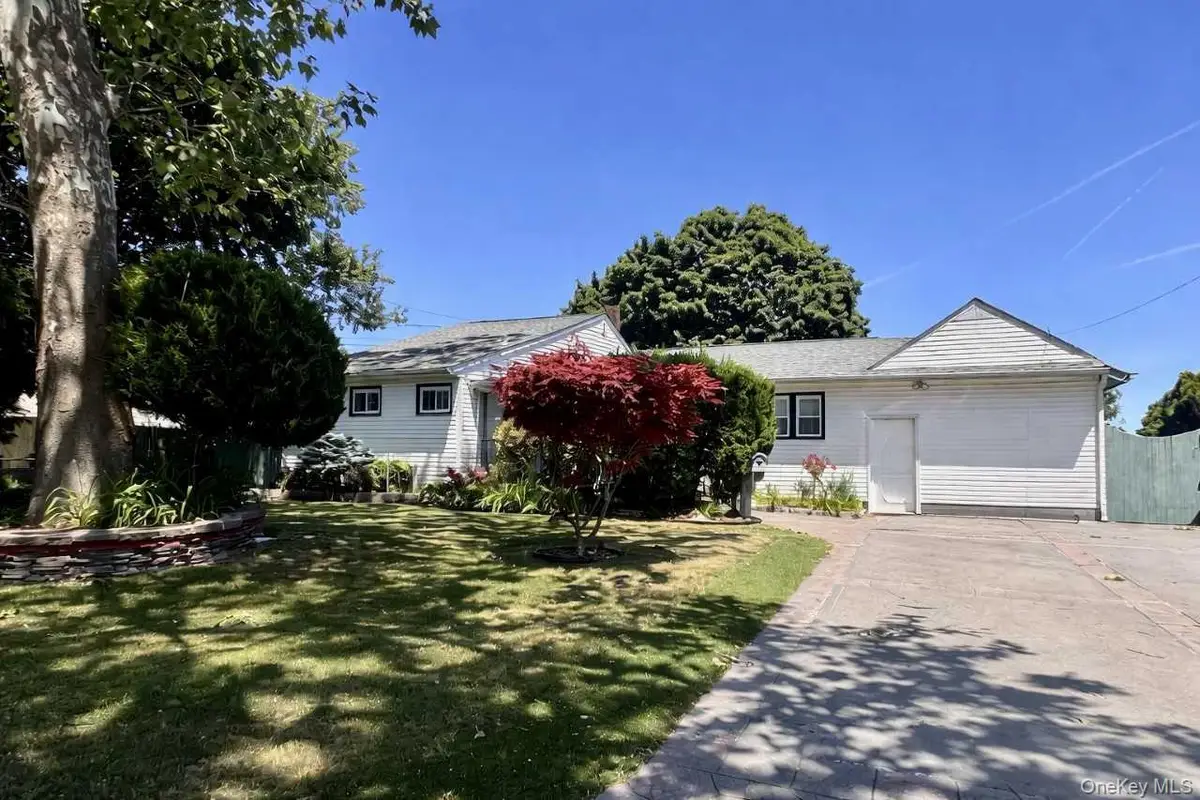 1327 Brooklyn Boulevard, Bay Shore, NY 11706 - #1