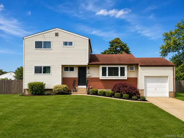 5 Zane Court, Brentwood, NY 11717