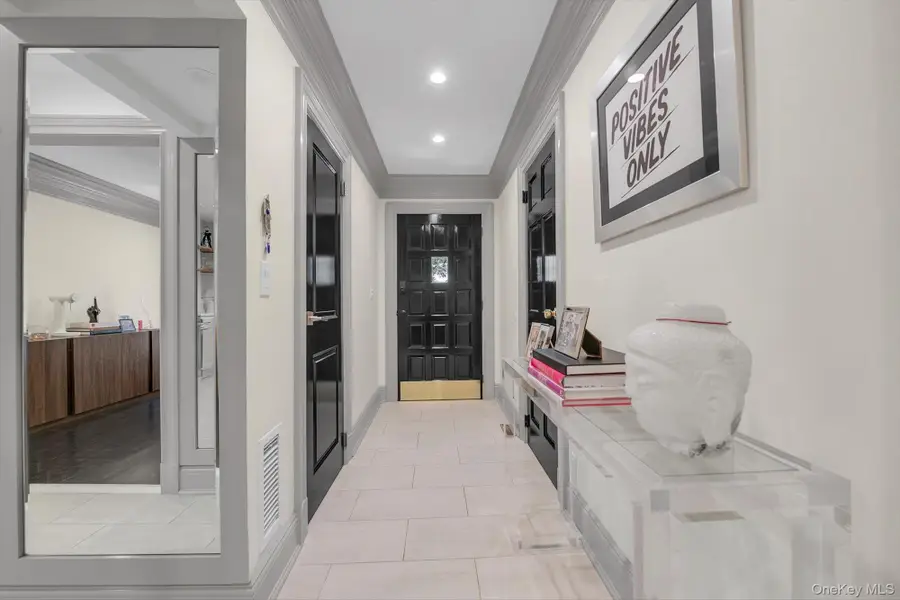 15 High Oaks Court, Huntington, NY 11743 - #3