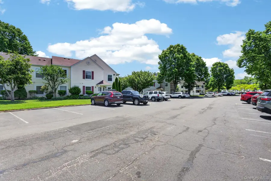 182 Fairview Circle, Middle Island, NY 11953 - #2