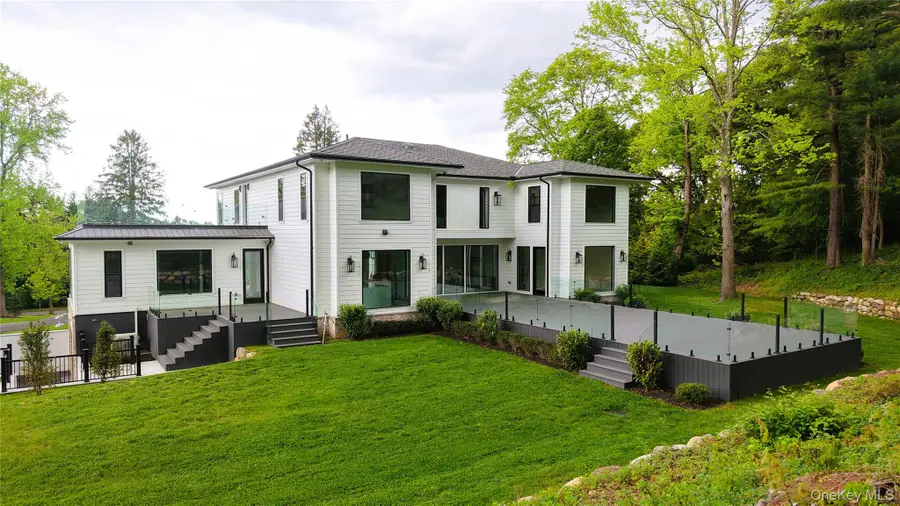 28 Rolling Hill Road, Old Westbury, NY 11568 - #3