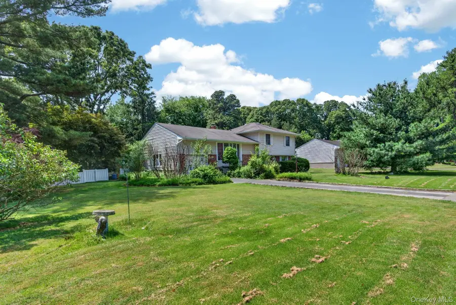 14 Mark Drive, Smithtown, NY 11787 - #2