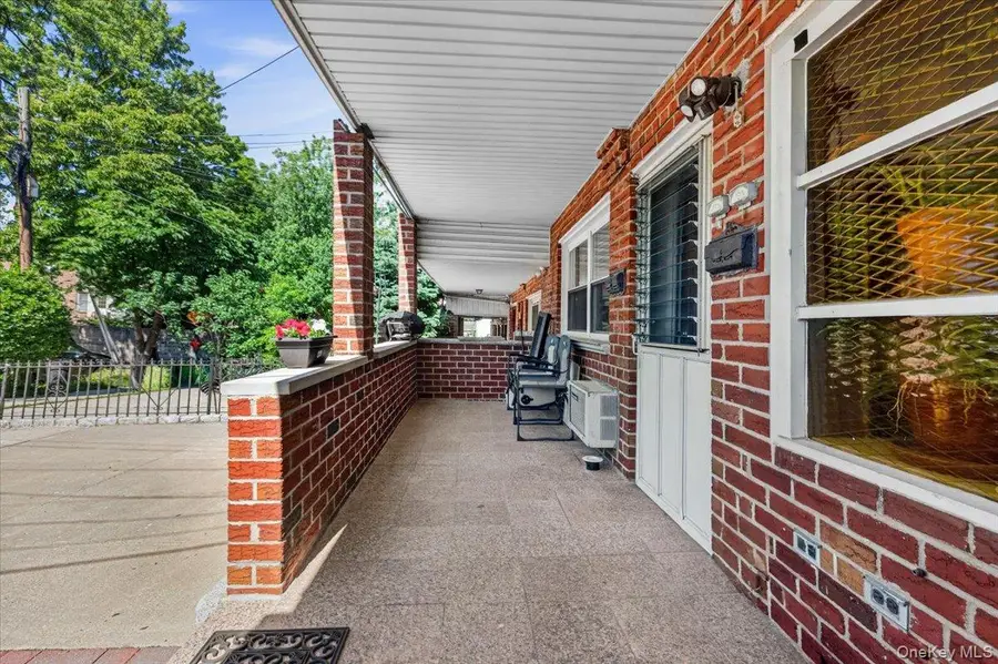 72-41 52 Avenue, Maspeth, NY 11378 - #3