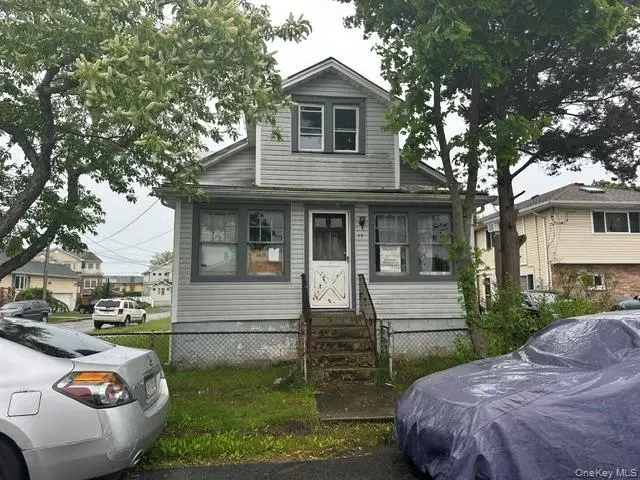 17 Mound Street, Lindenhurst, NY 11757 - #1
