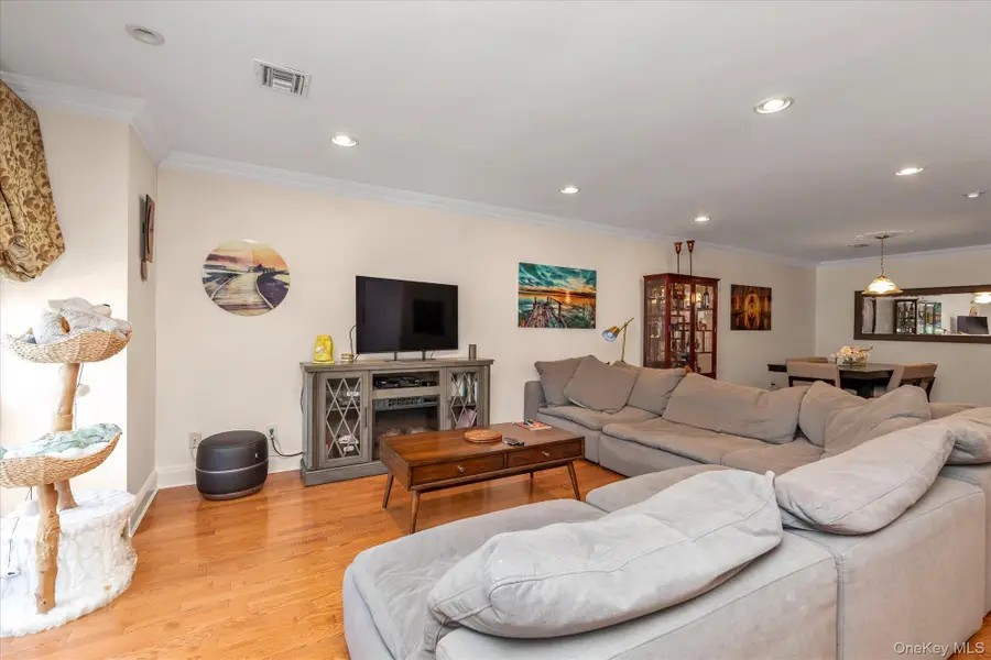150 I U Willets Road, Albertson, NY 11507 - #3