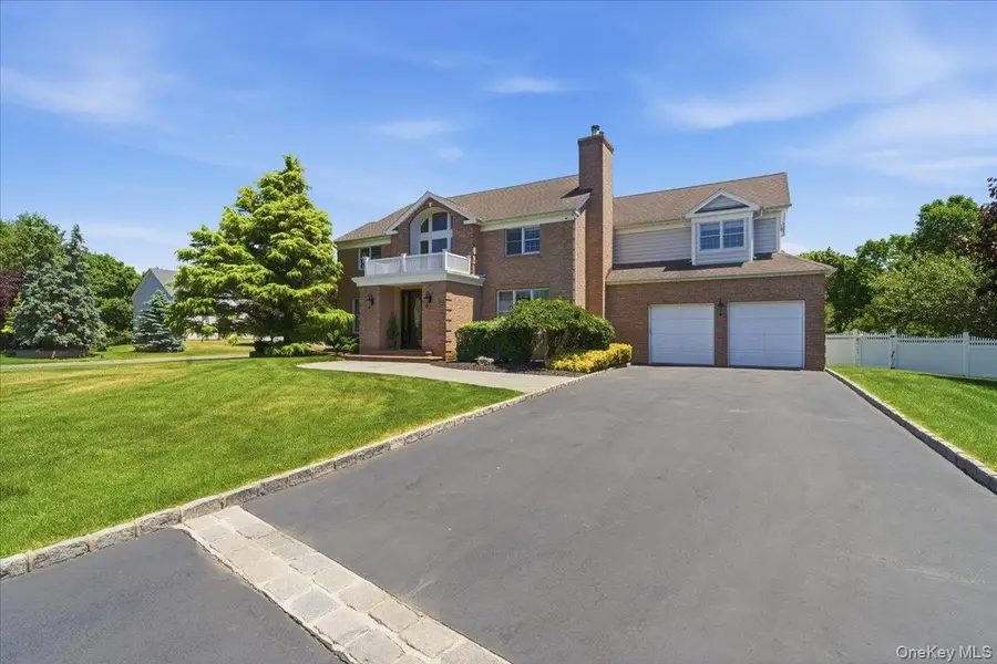 2 Mercedes Court, Patchogue, NY 11772 - #3