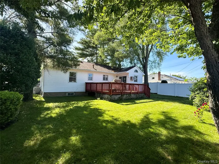 3 Terry Street, Hicksville, NY 11801 - #3