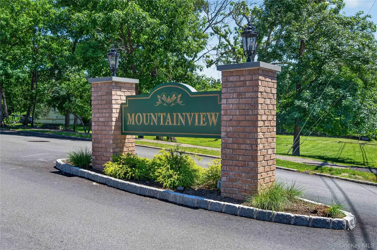 425 Sierra Vista Lane, Valley Cottage, NY 10989 - #1