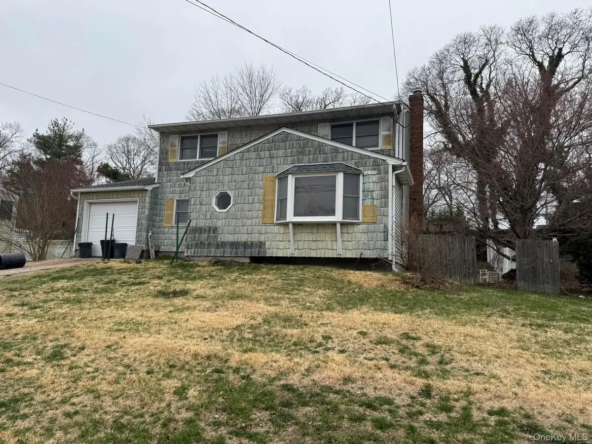 18 Willow Street, Selden, NY 11784 - #1