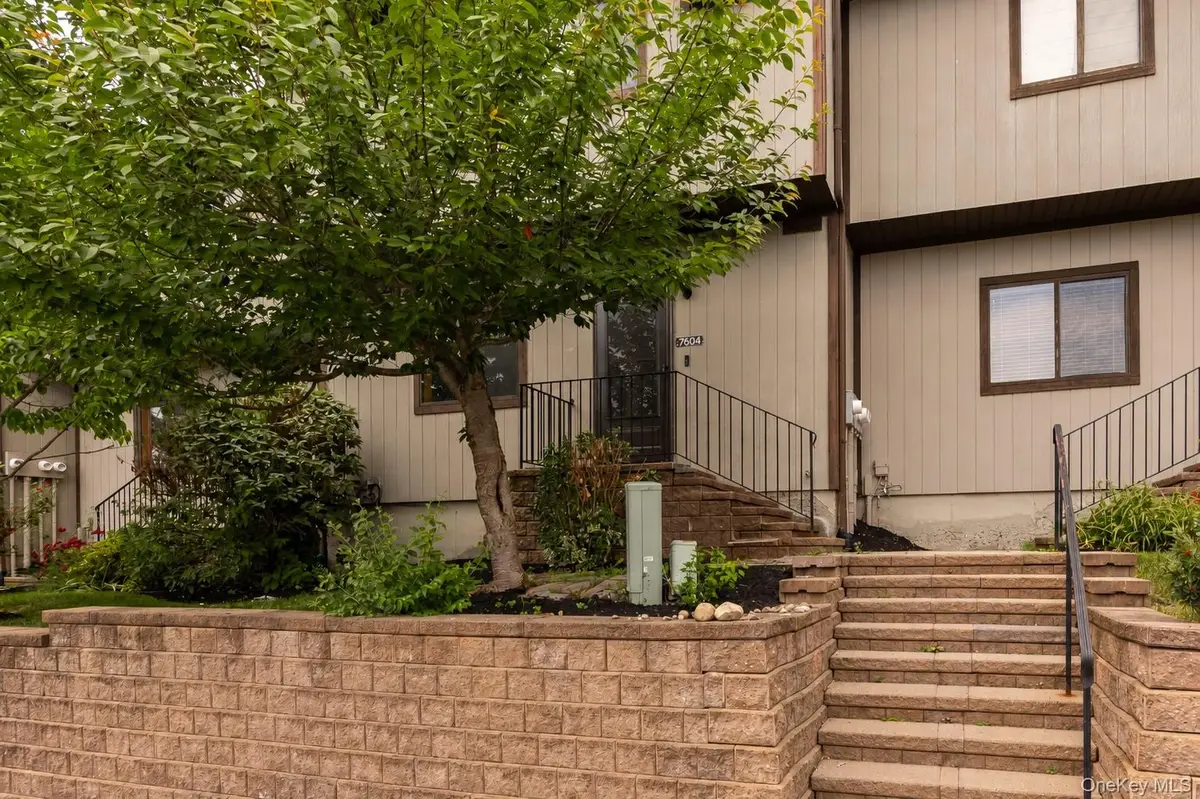 7604 Chelsea Cove N, Hopewell Junction, NY 12533 - #1
