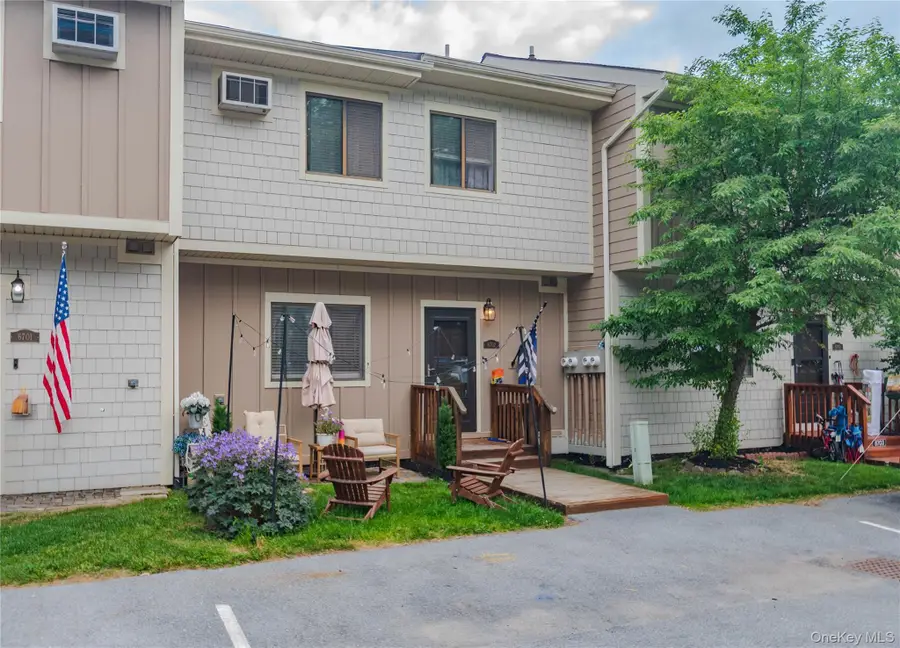6702 Chelsea Cove N, Hopewell Junction, NY 12533 - #2