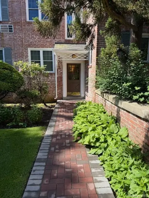 43 N Forest Avenue #G3, Rockville Centre, NY 11570 - #2