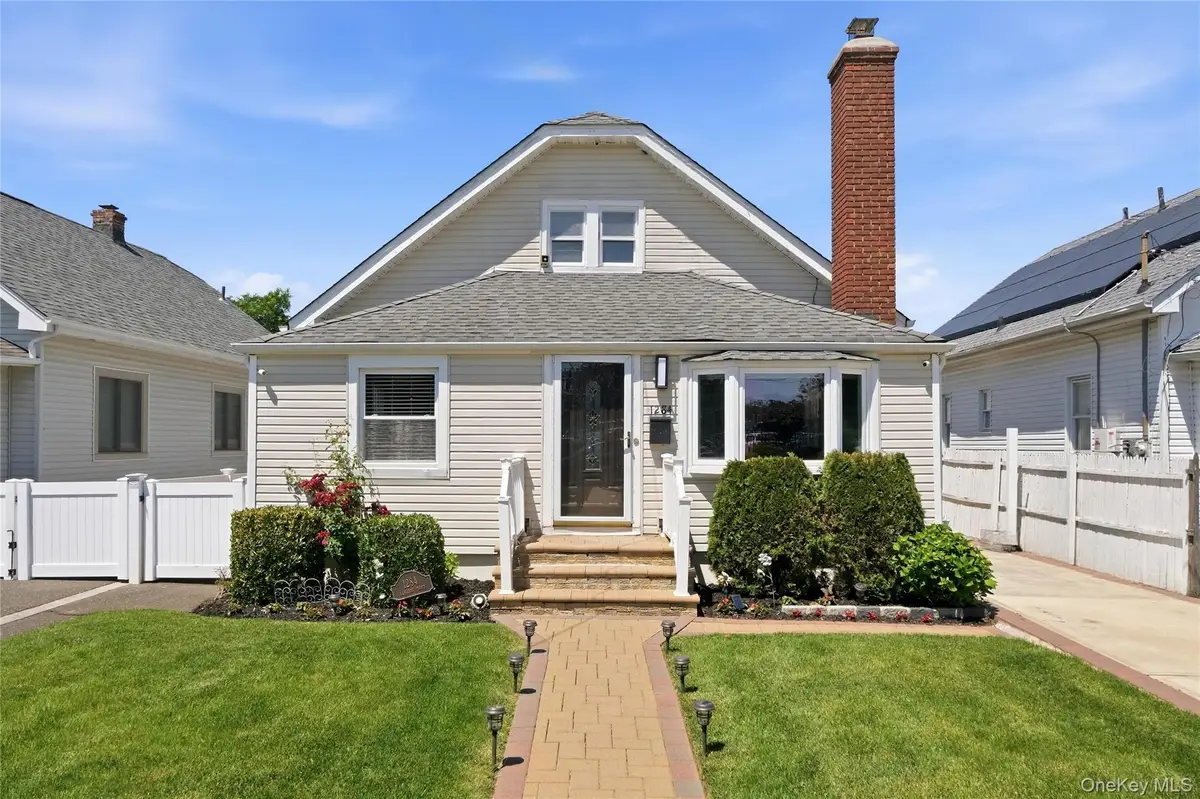 1284 Langdon Boulevard, Rockville Centre, NY 11570 - #1
