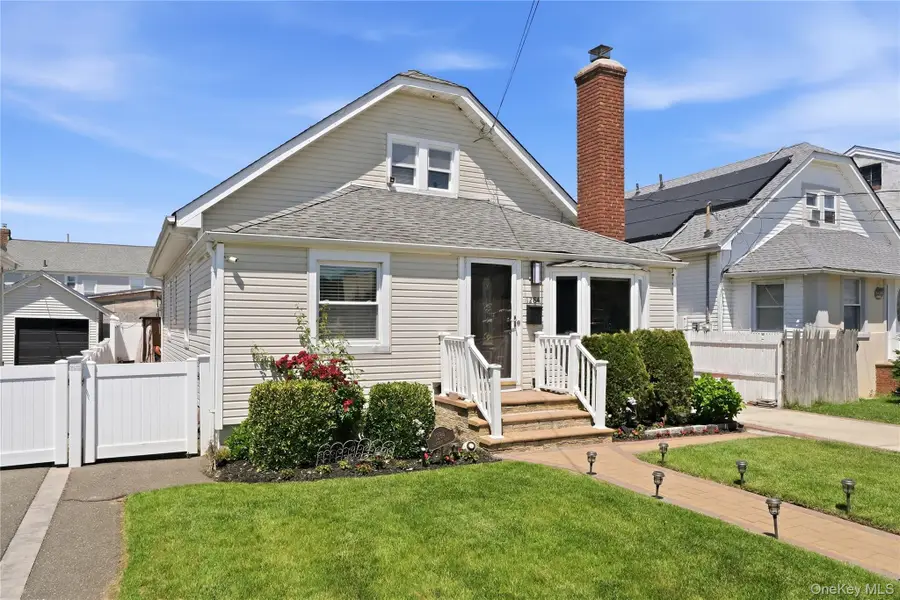 1284 Langdon Boulevard, Rockville Centre, NY 11570 - #2