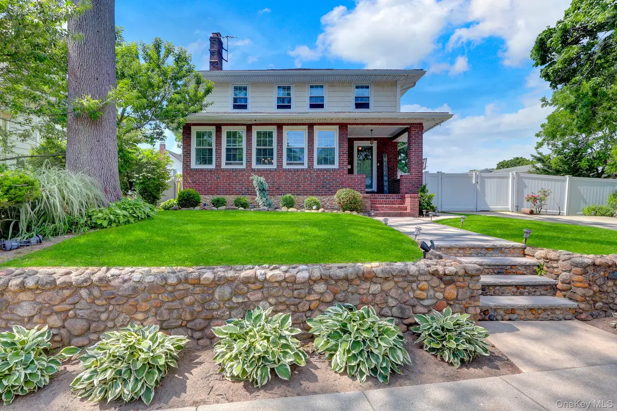 147 Locust Avenue, Babylon, NY 11702 - #1