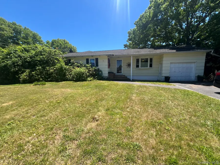 68 Alcolade Drive E, Shirley, NY 11967 - #2