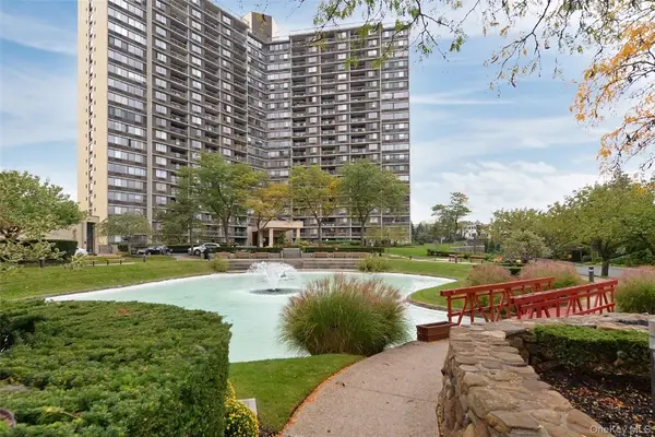 2 Bay Club Drive #11Z2, Bayside, NY 11360