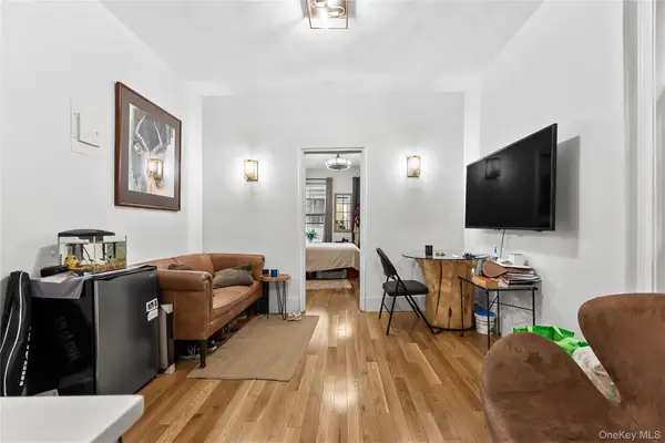 228 W 17th Street #2A, New York (Manhattan), NY 10011