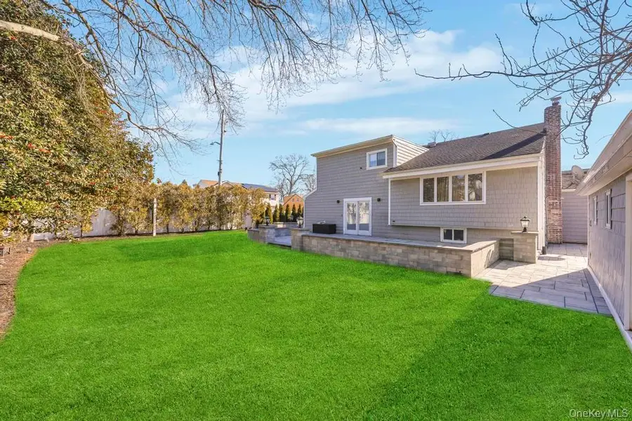 3 Avelaine Court, Babylon, NY 11702 - #3