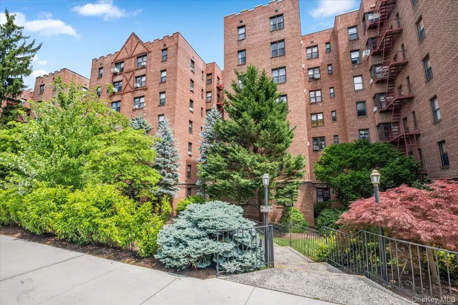142 Garth Road #5K, Scarsdale, NY 10583 - #2