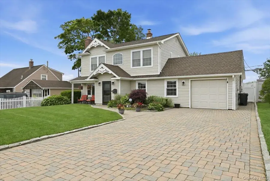 16 Penny Lane, Levittown, NY 11756 - #3