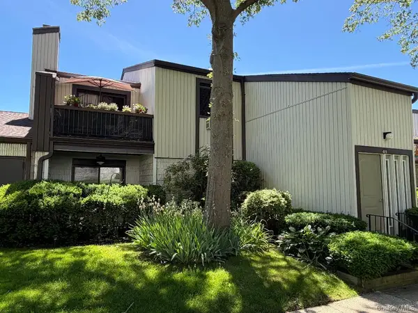 49 Richmond Boulevard #1B, Ronkonkoma, NY 11779