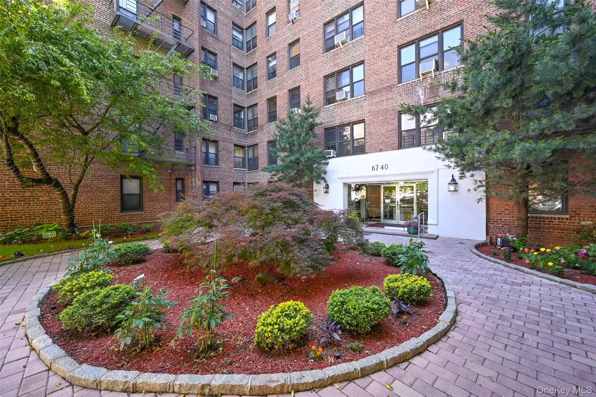 67-40 Yellowstone Boulevard #4M, Forest Hills, NY 11375 - #1