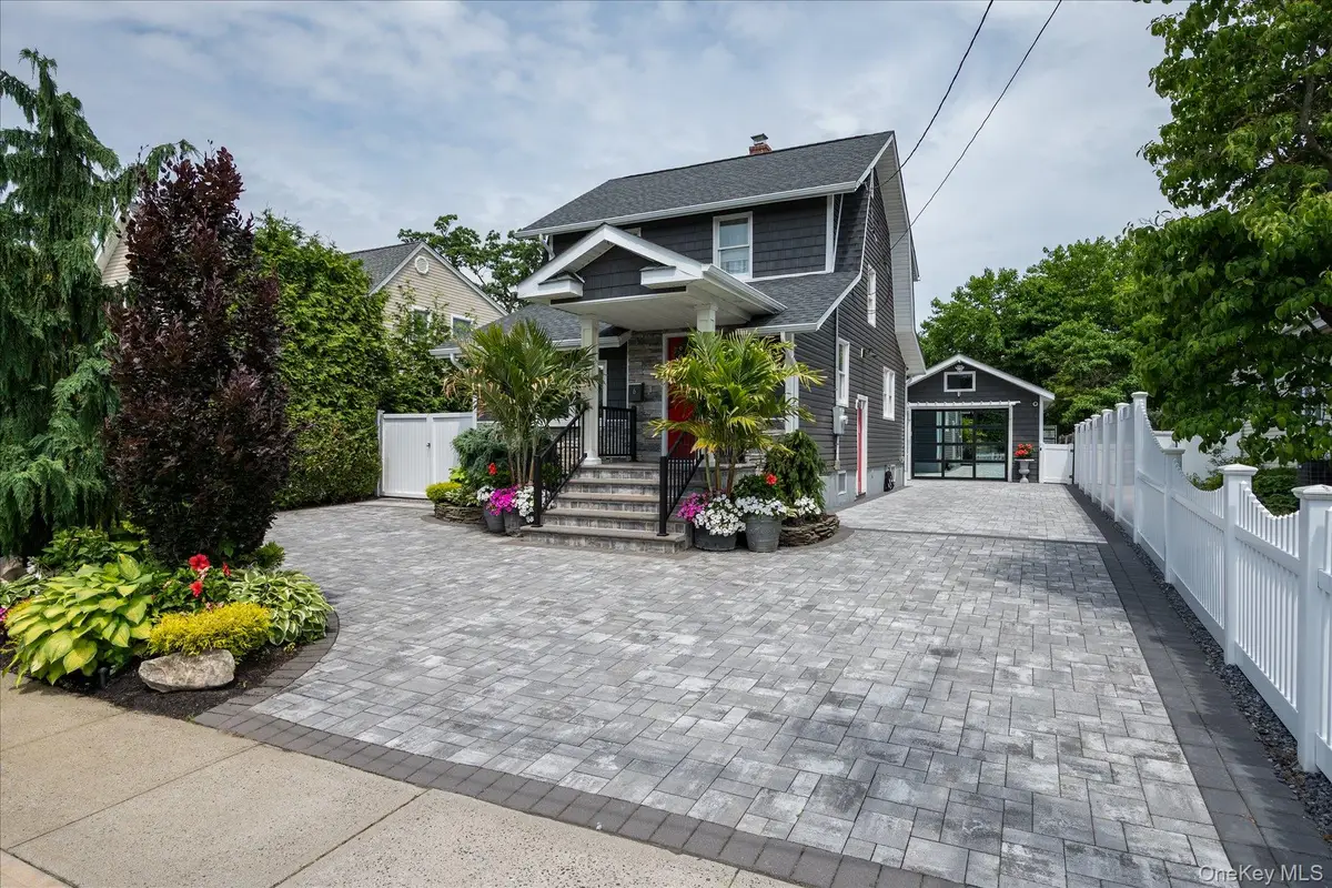 6 Marlboro Place, Bellmore, NY 11710 - #1