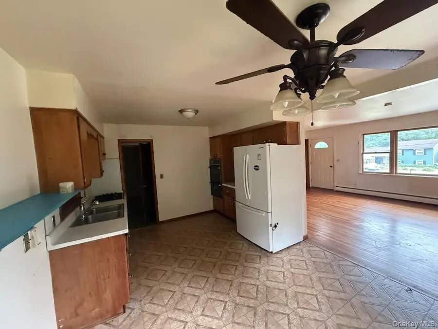 6 Lannis Avenue, New Windsor, NY 12553 - #2