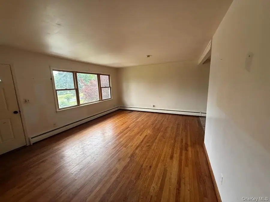 6 Lannis Avenue, New Windsor, NY 12553 - #3