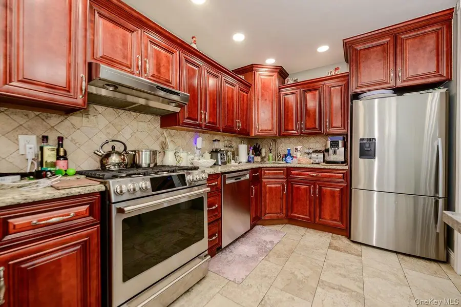 84 Ridgewood Avenue, Yonkers, NY 10704 - #2