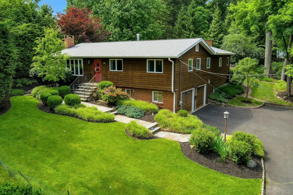 185 N Lincoln Street, Pearl River, NY 10965 - #1