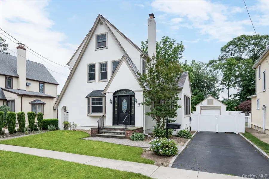8 May Court, West Hempstead, NY 11552 - #3