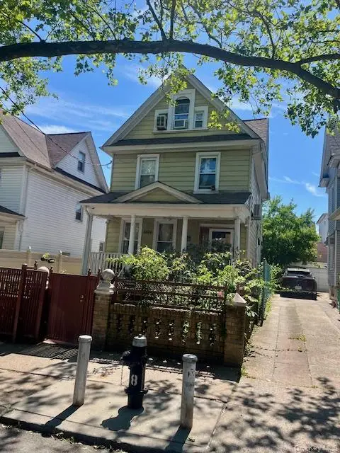 8424 109th Street, Richmond Hill, NY 11418