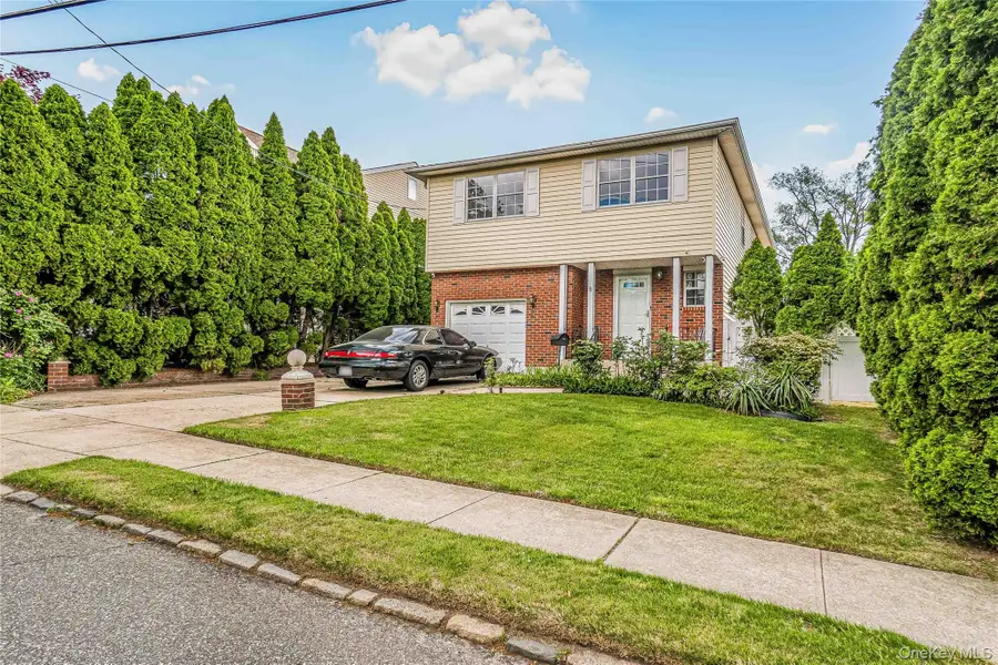 8 8th Street, New Hyde Park, NY 11040 - #3